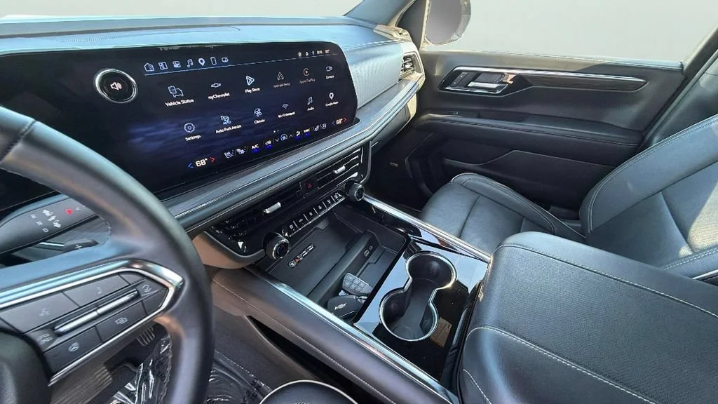 Used 2025 Black Chevrolet Premier image 19
