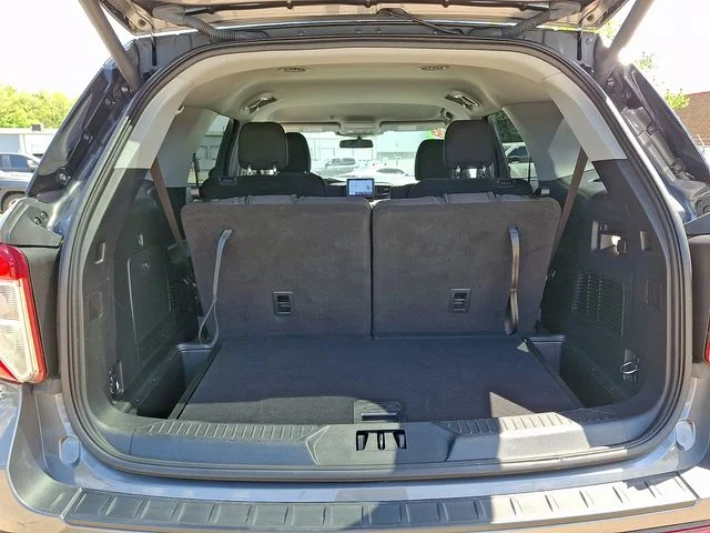 Used 2022 Gray Ford XLT image 30
