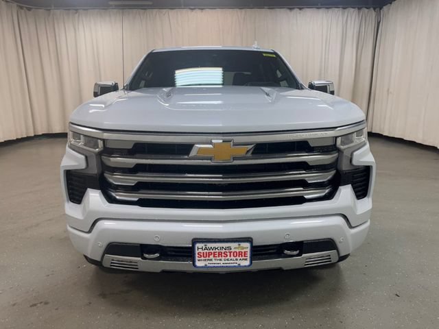 New 2026 Polar White Tricoat Chevrolet High Country image 17