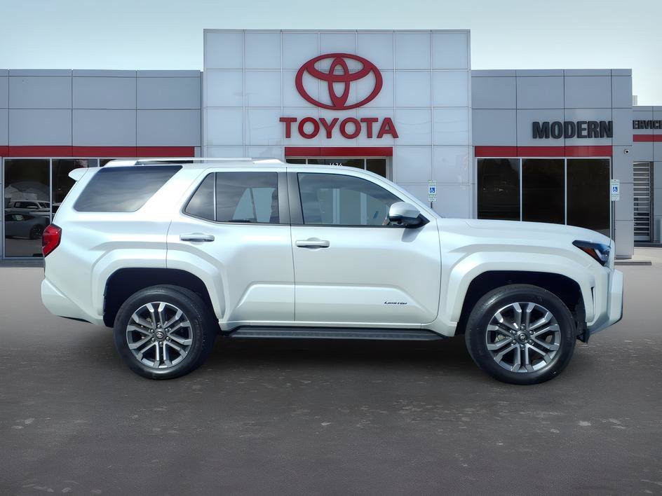 Used 2025 Wind Chill Pearl Toyota Limited image 9