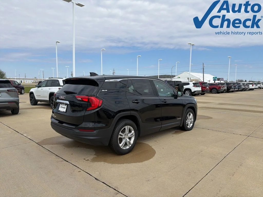 Used 2020 Black GMC SLE image 5