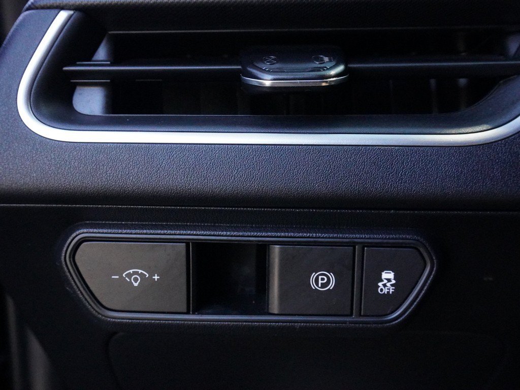 Used 2025 Black Kia LXS image 36