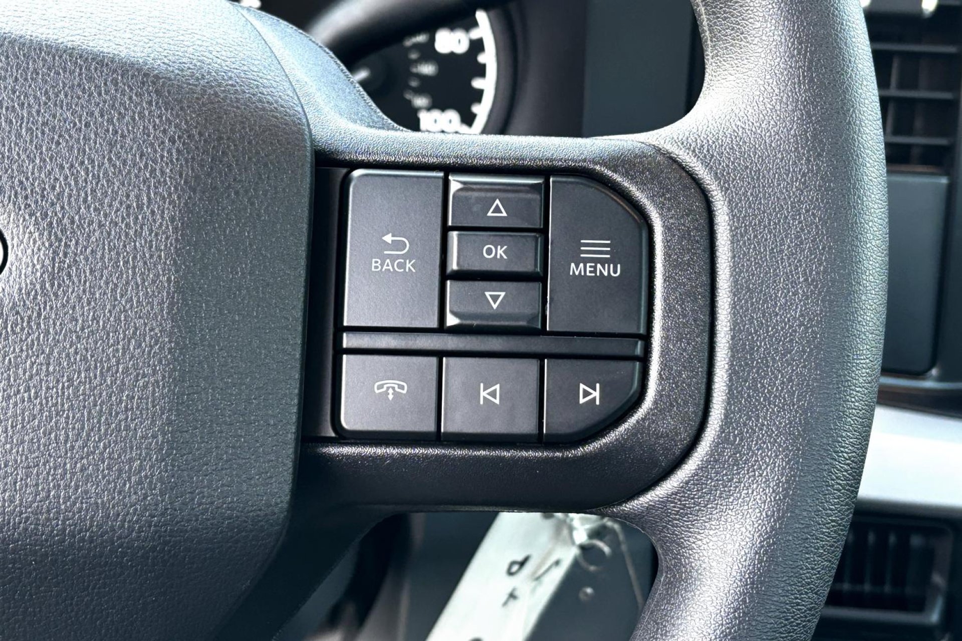 New 2025 Oxford White Ford XL image 15