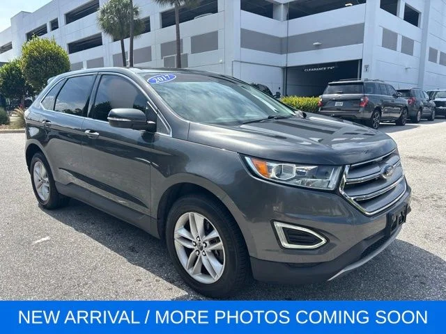 Used 2017 Gray Ford SEL image 1