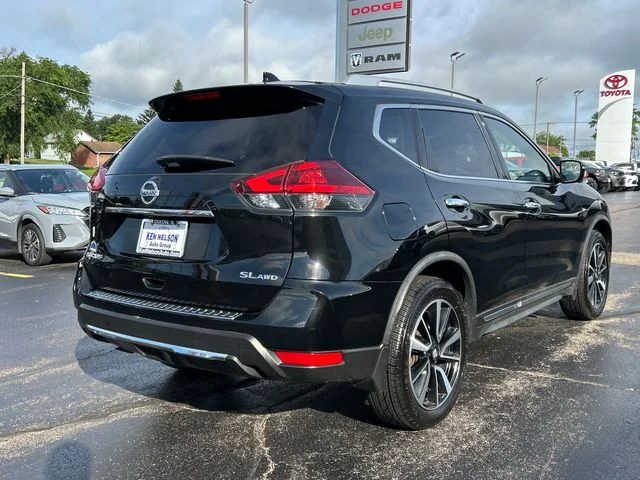 Used 2018 Magnetic Black Nissan SL image 8