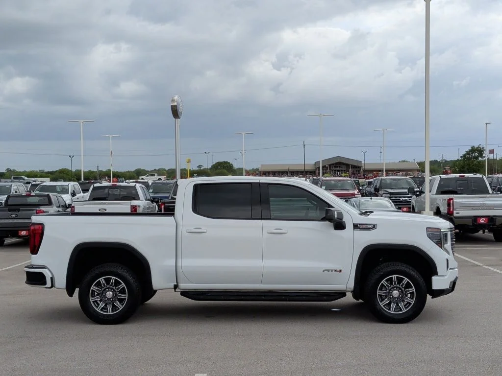Used 2024 White GMC AT4 image 8