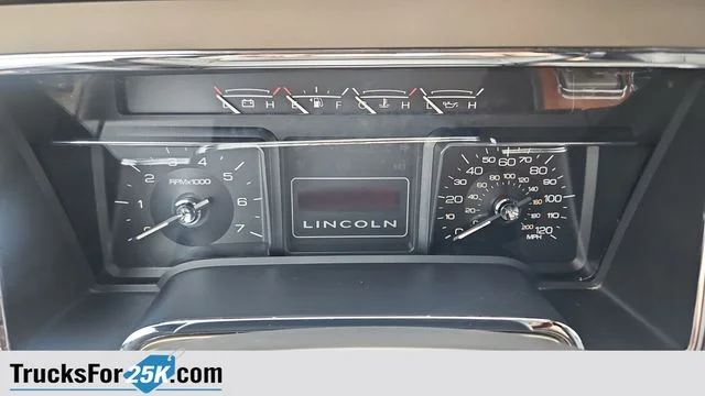 Used 2012 Ingot Silver Lincoln Base image 19
