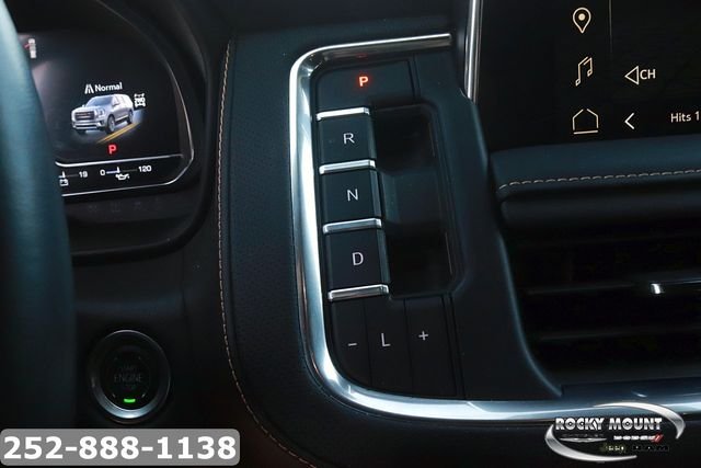 Used 2024 White GMC AT4 image 27