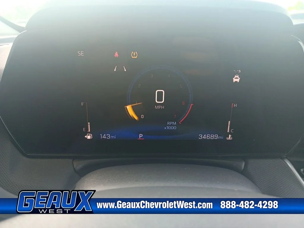 Used 2025 White Chevrolet LT image 13