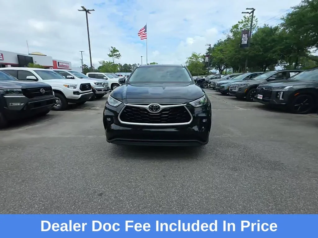 2024 Toyota Highlander XLE AWD's photo