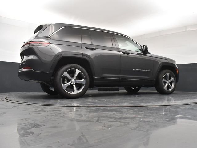 New 2026 Baltic Gray Metallic Clear-Coat Exterior Paint Jeep Limited image 24