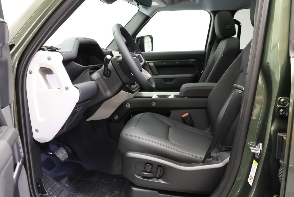 New 2026 Woolstone Green LAND ROVER S image 30