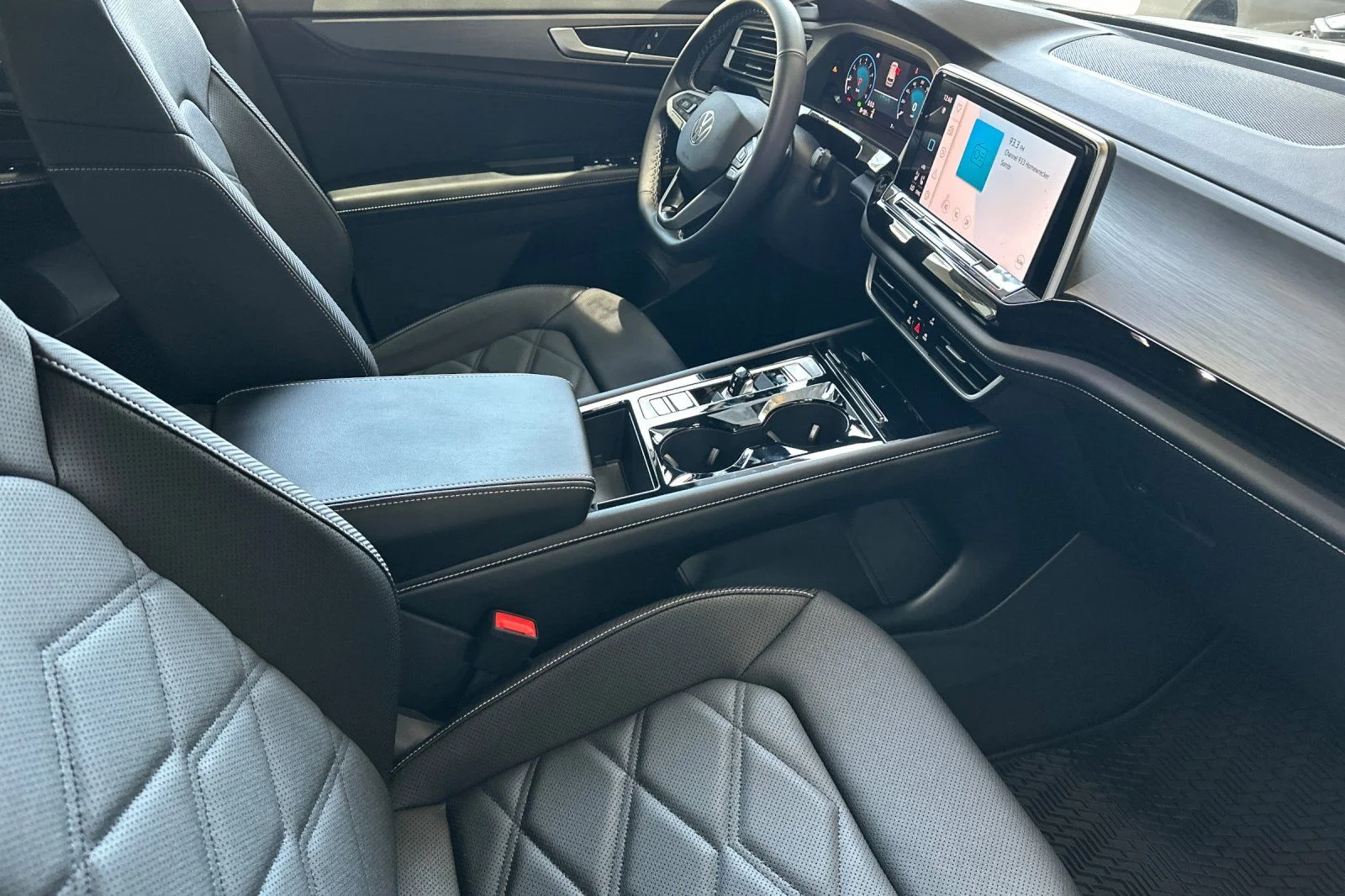 New 2026 White Volkswagen 2.0T SE w/Technology image 14