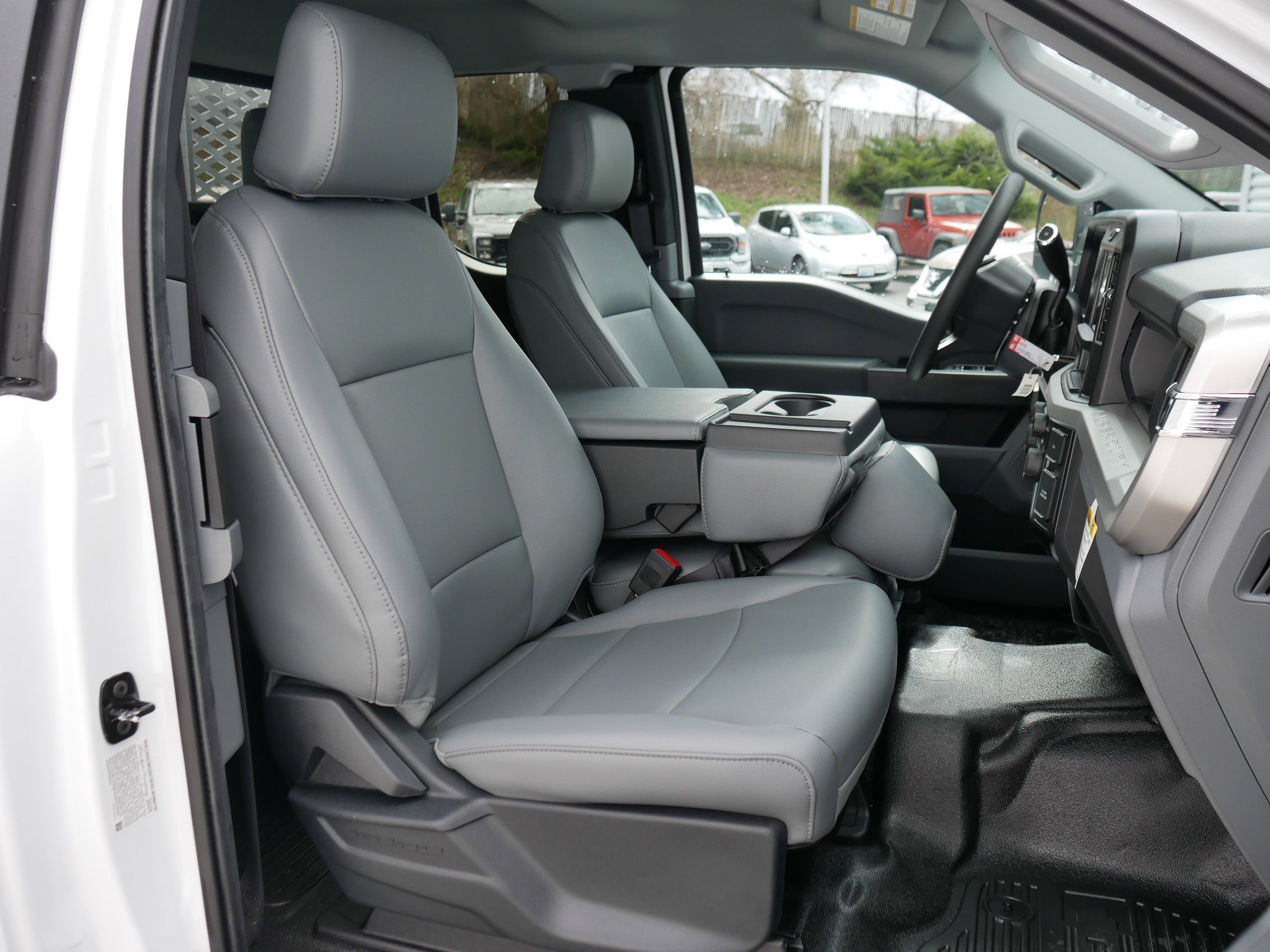 New 2025 Oxford White Ford F-550® XL image 24