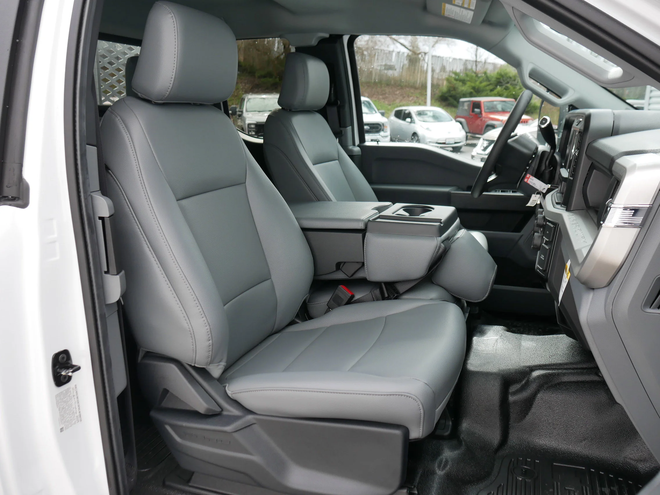 New 2025 Oxford White Ford XL image 24