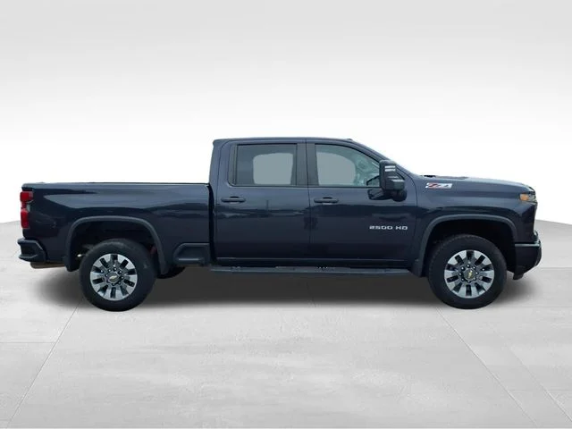 Used 2024 Gray Chevrolet Custom image 13