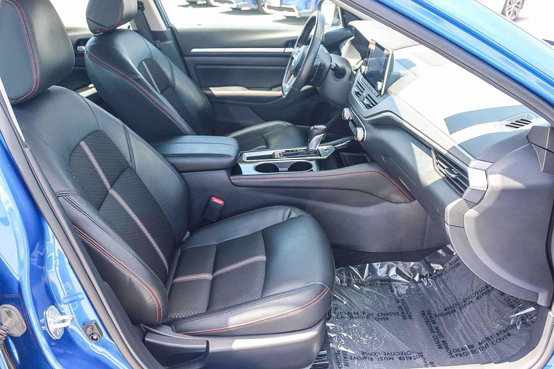 2025 Nissan Altima SR - Photo 16