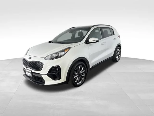 Used 2022 White Kia Nightfall image 5