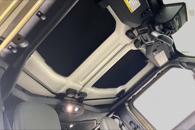Used 2025 Green Jeep Mojave image 24