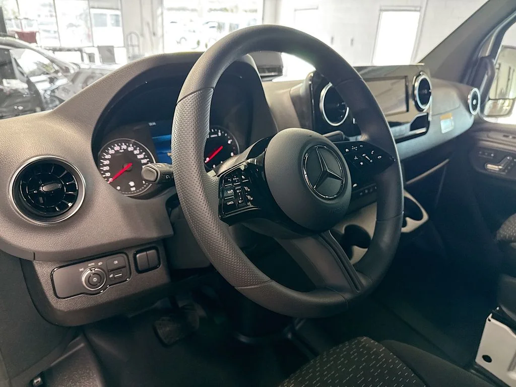 New 2026  Mercedes-Benz  image 4