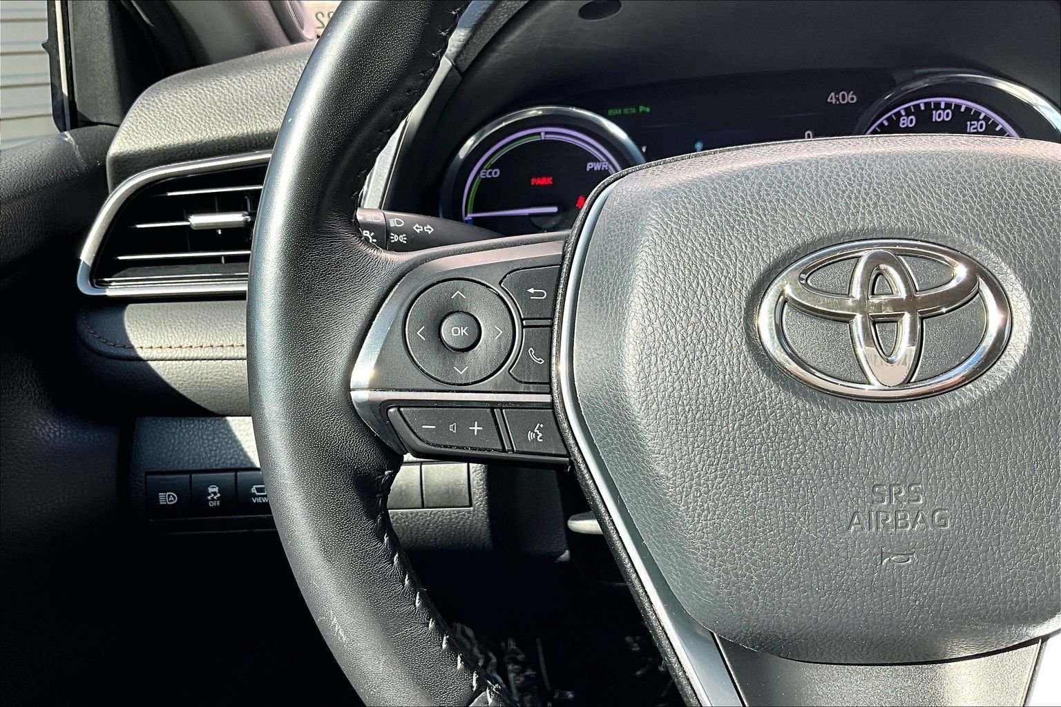 Used 2019 Gray Toyota XLE image 17