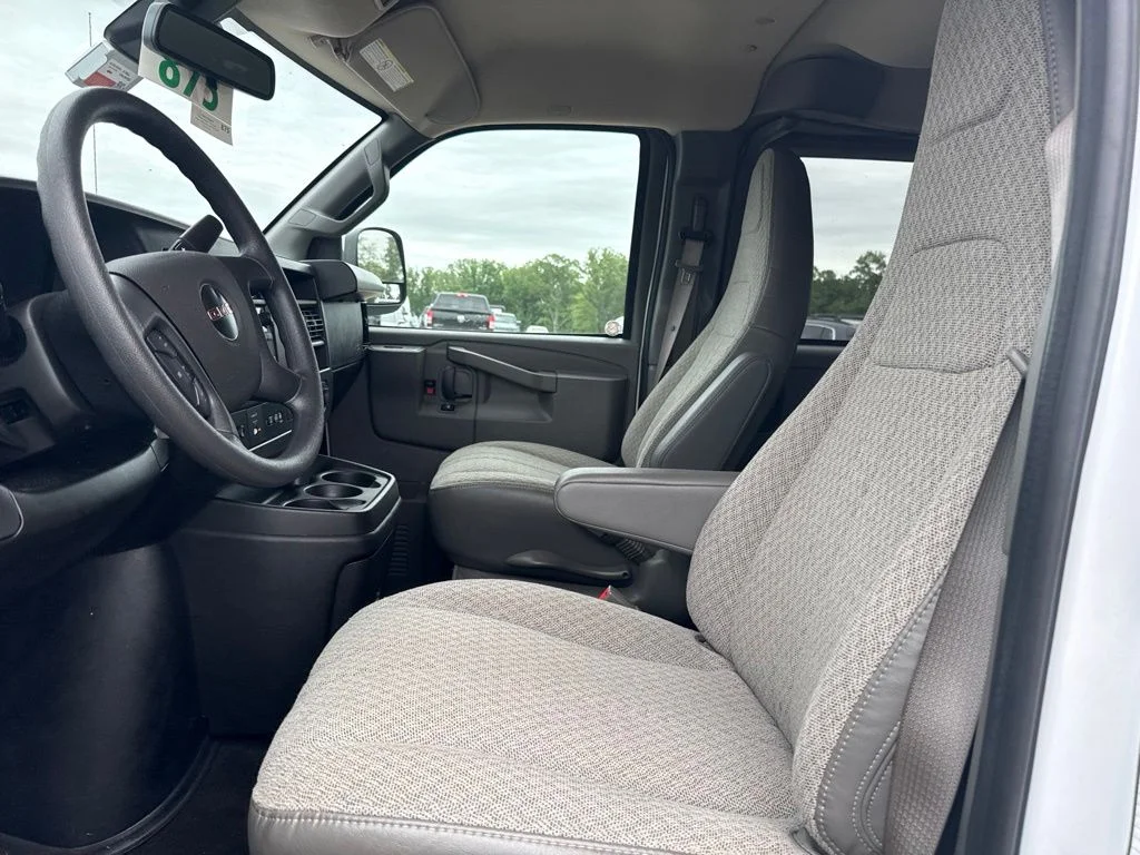 Used 2025 White GMC LT image 7