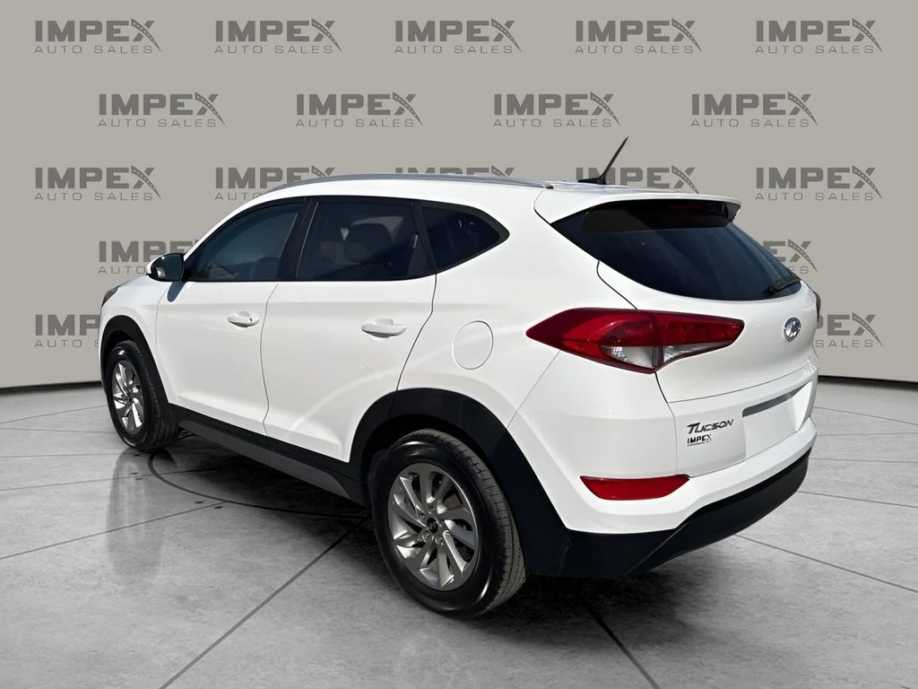 Used 2017 White Hyundai SE image 3