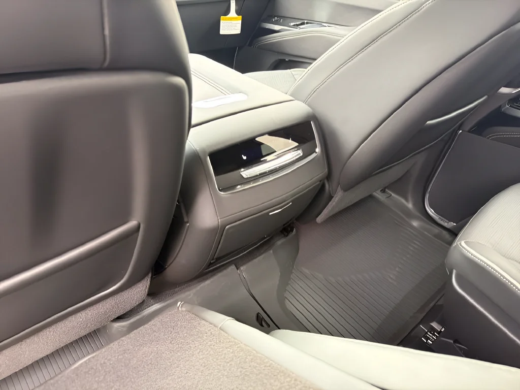 2027 Cadillac Escalade Sport - Photo 31