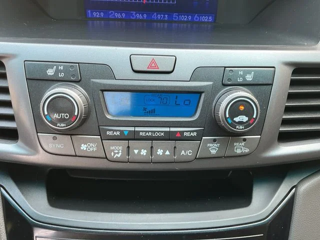Used 2012 White Honda EX-L image 17