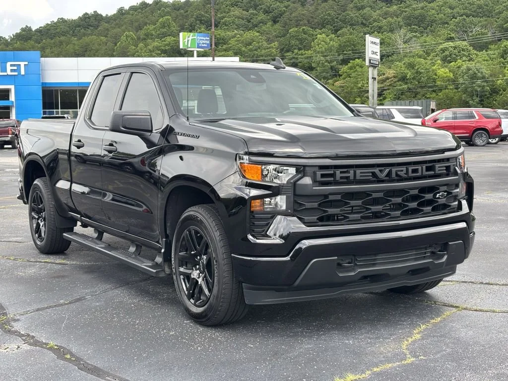 Used 2023 Black Chevrolet Custom image 4