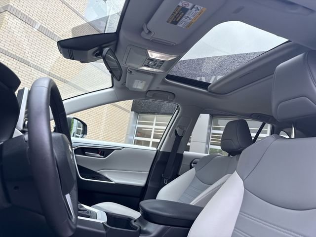 Used 2023 Silver Toyota XLE Premium image 22