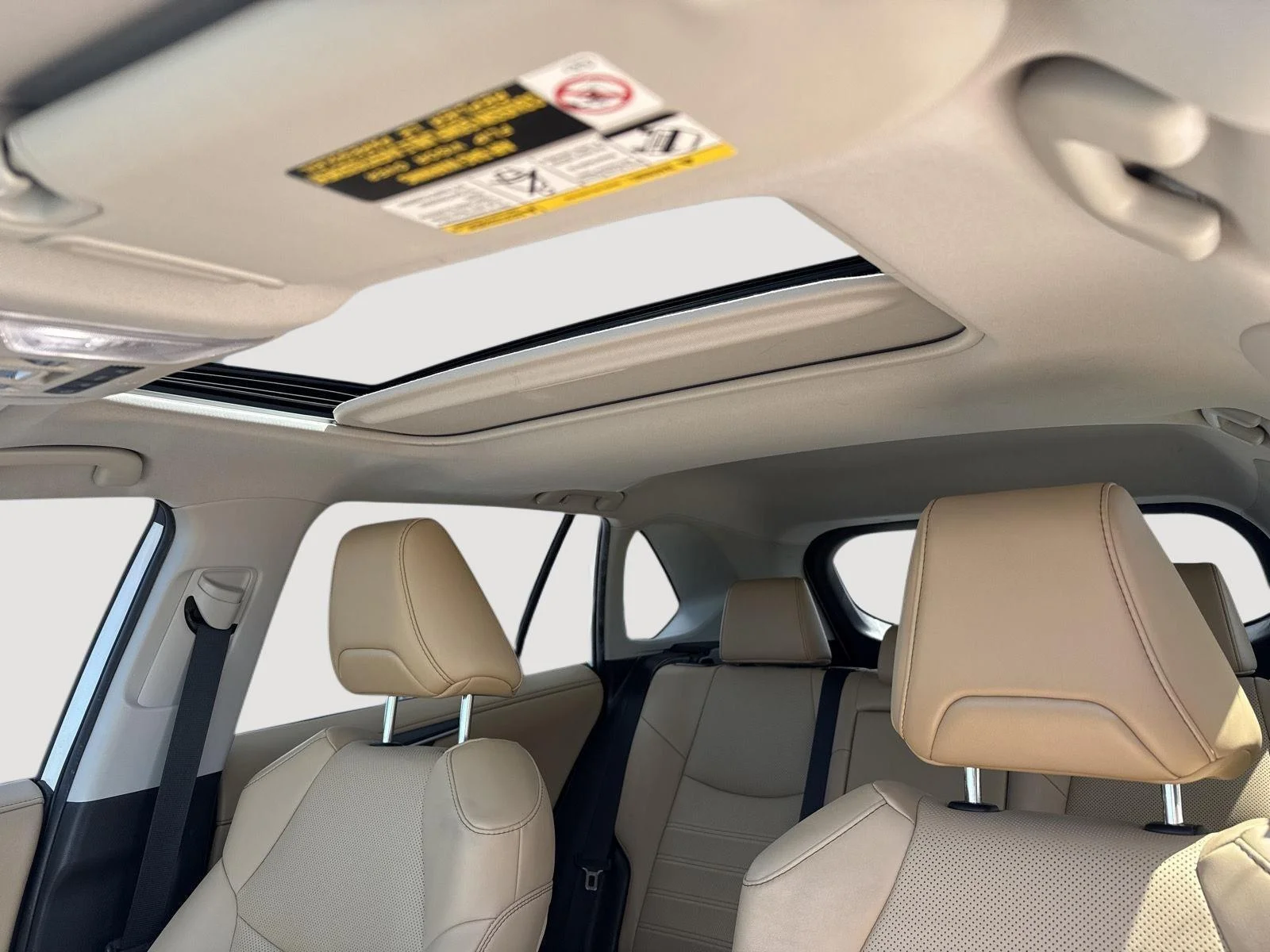 Used 2022 Blizzard Pearl Toyota Limited image 4