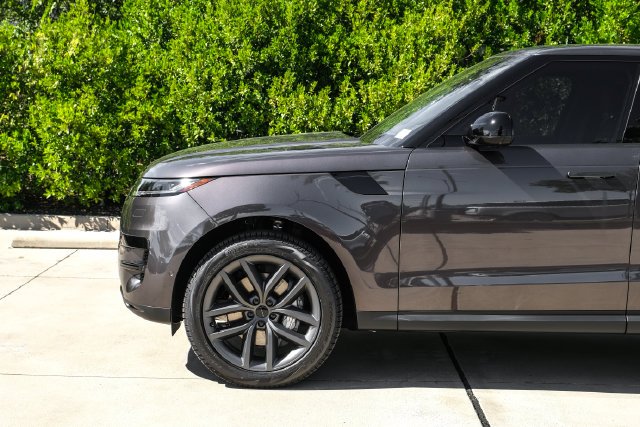 New 2027 Charente Grey Land Rover SE image 16