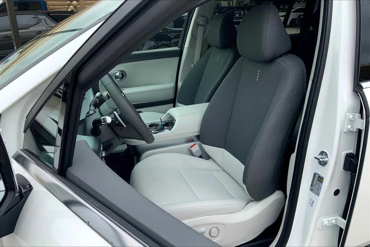 2026 Hyundai IONIQ 9 SE - Photo 7