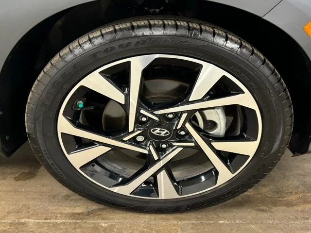 Used 2023 Black Hyundai Limited image 11