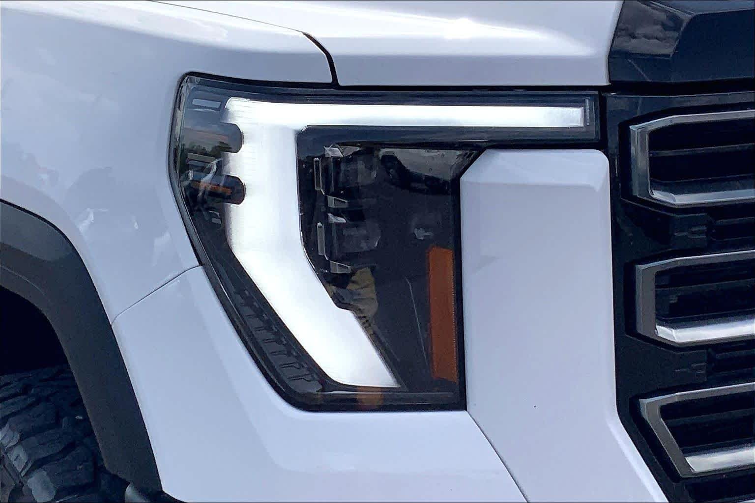Used 2024 Summit White GMC AT4 image 28