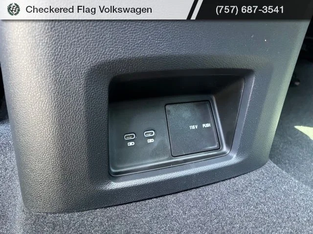 New 2026 White Volkswagen 2.0T SE w/Technology image 28