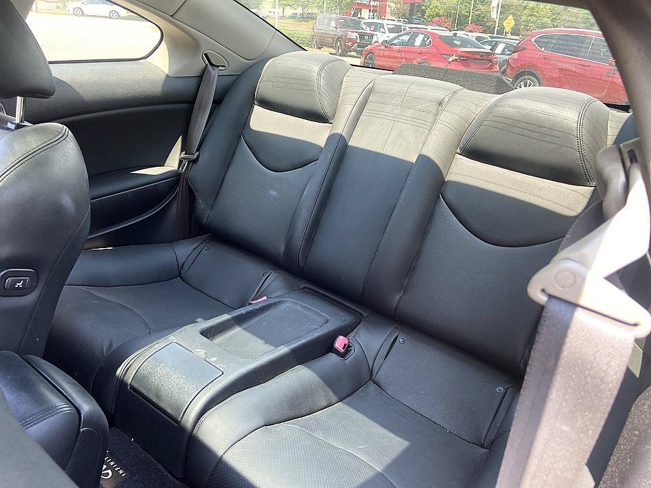 Used 2014 Venetian Ruby INFINITI Base image 12