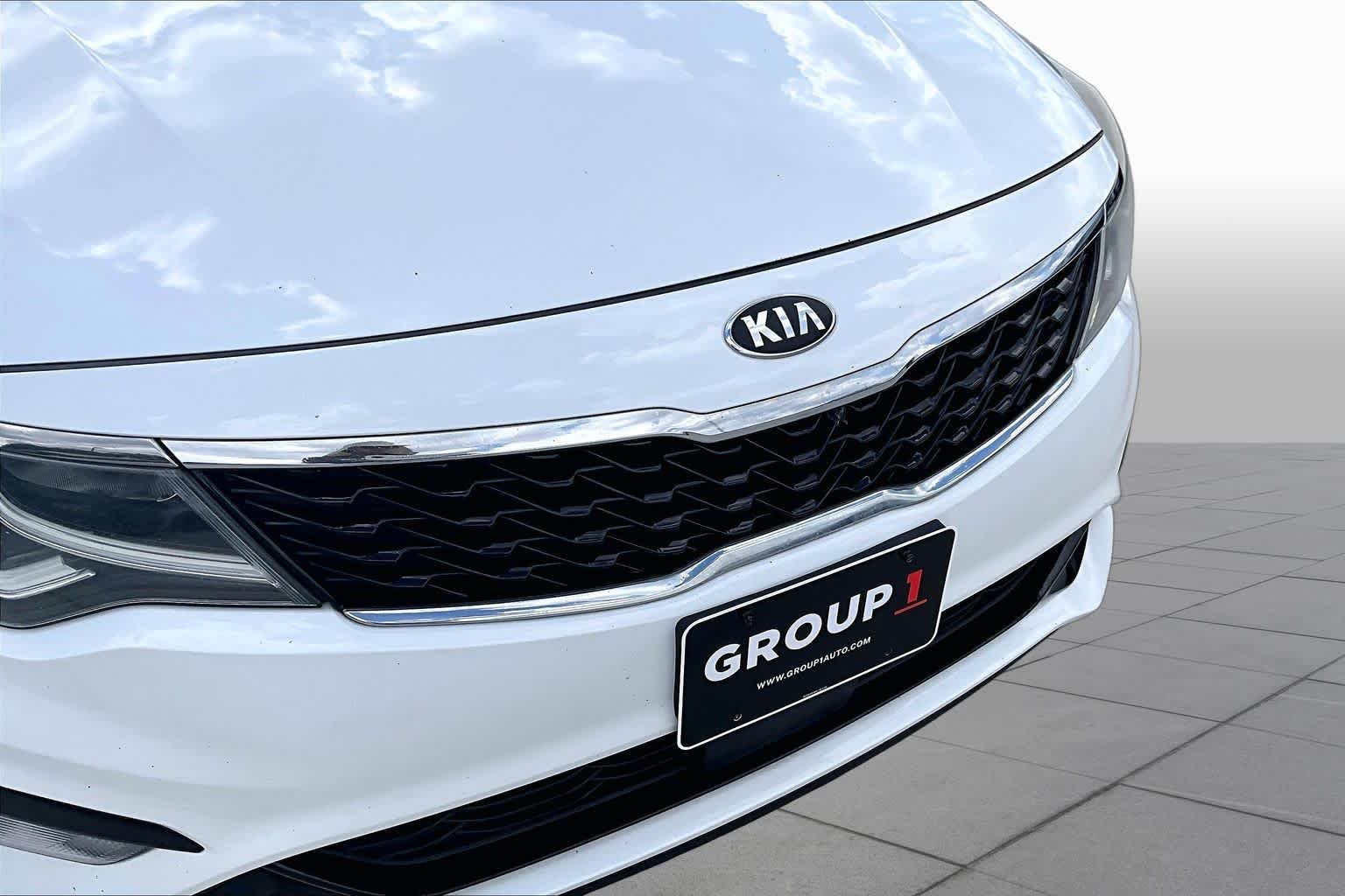 Used 2019 Snow White Pearl Kia EX image 29
