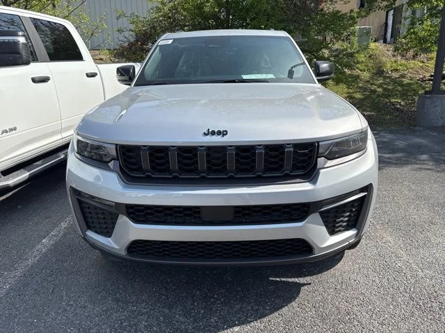 New 2026 Silver Jeep Limited image 7