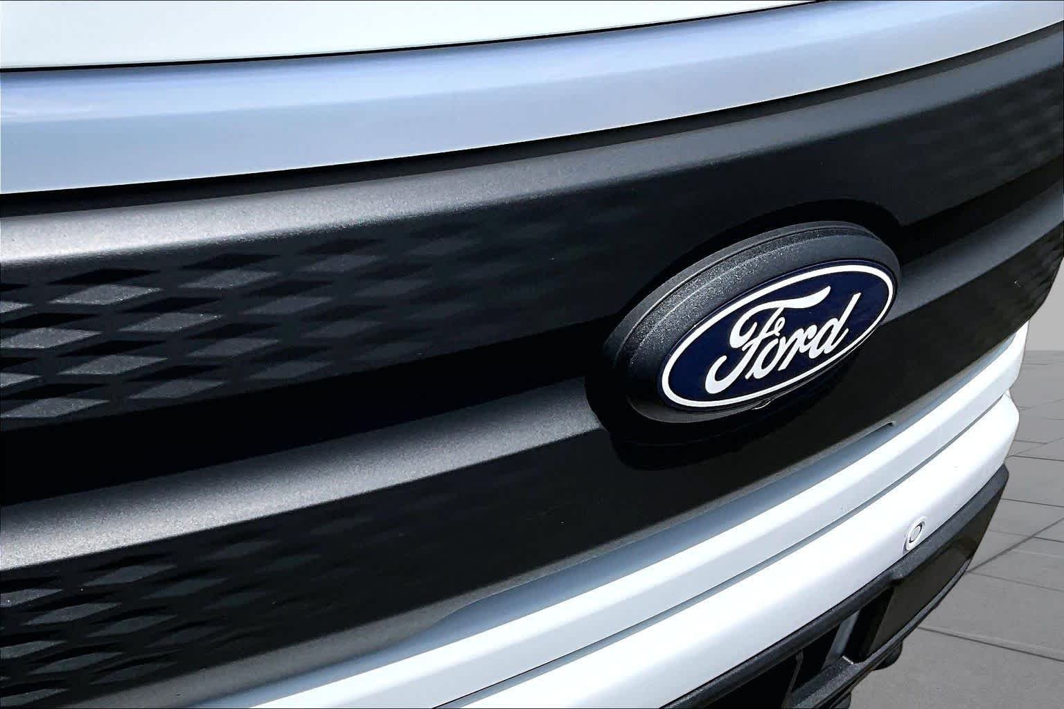 Used 2025 Oxford White Ford Flash image 29