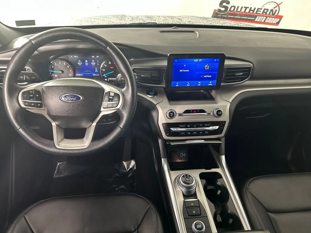 Used 2023 Silver Ford XLT image 19