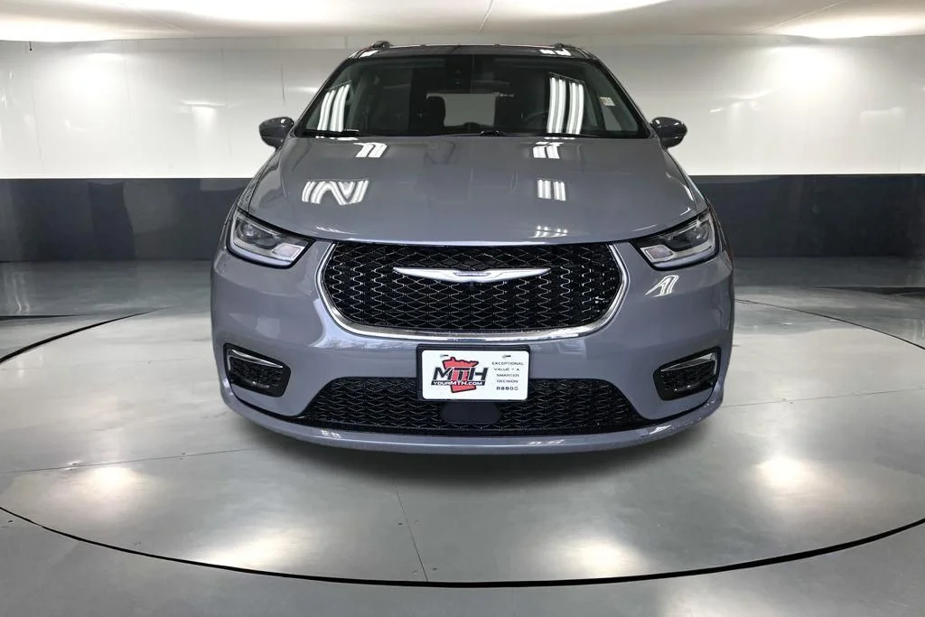 2022 Chrysler Pacifica Touring L - Photo 11