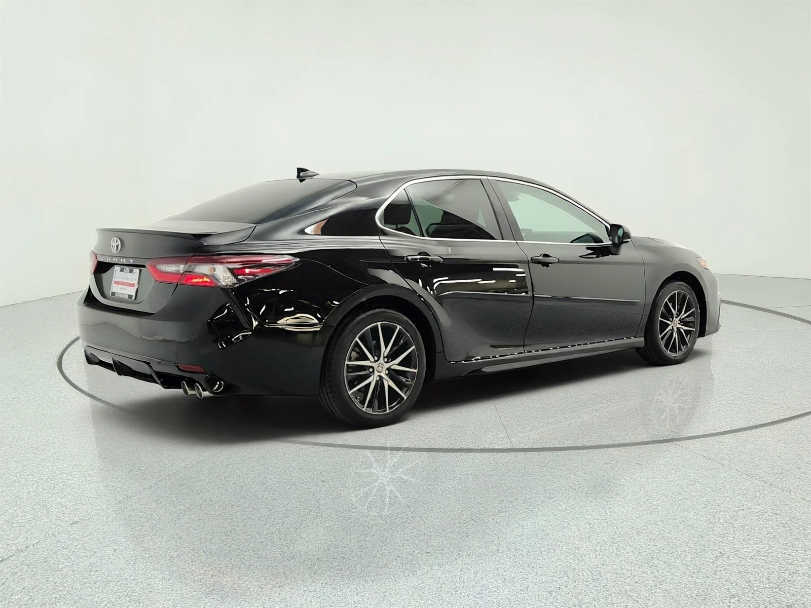Used 2024 Midnight Black Metallic Toyota SE Auto (Natl) image 5