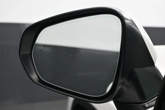 Used 2021 White Lexus 350 image 4