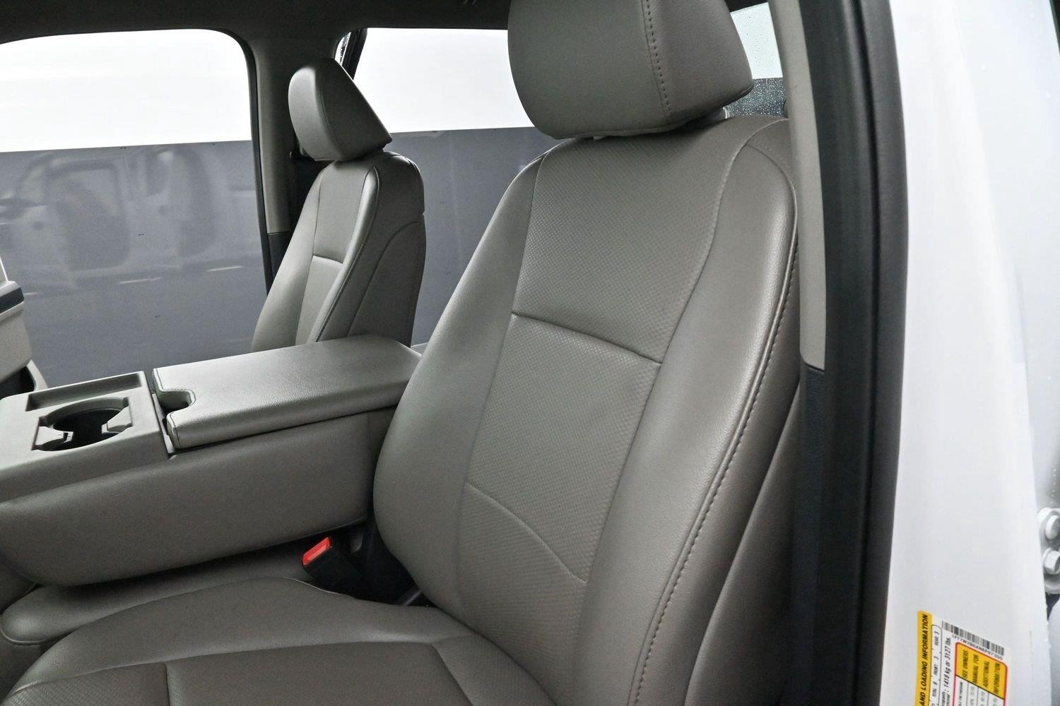 Used 2022 Oxford White Ford XL image 15