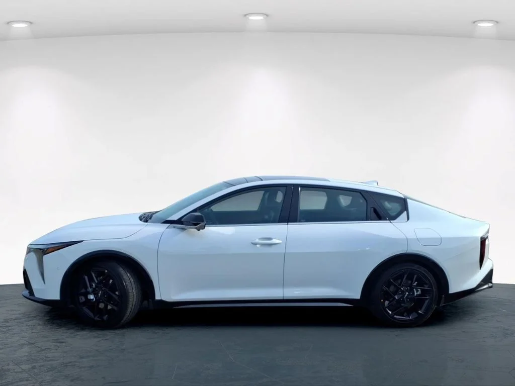 Used 2025 White Kia GT-Line Turbo image 14