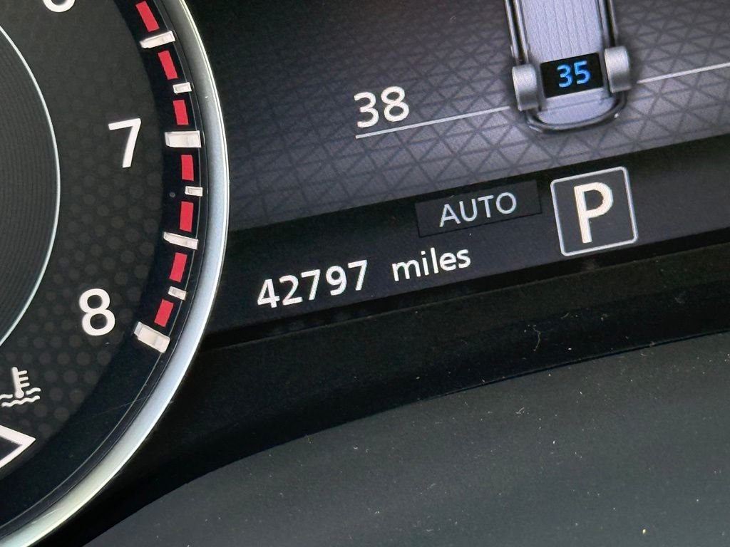 Used 2024 Red Nissan Platinum image 3