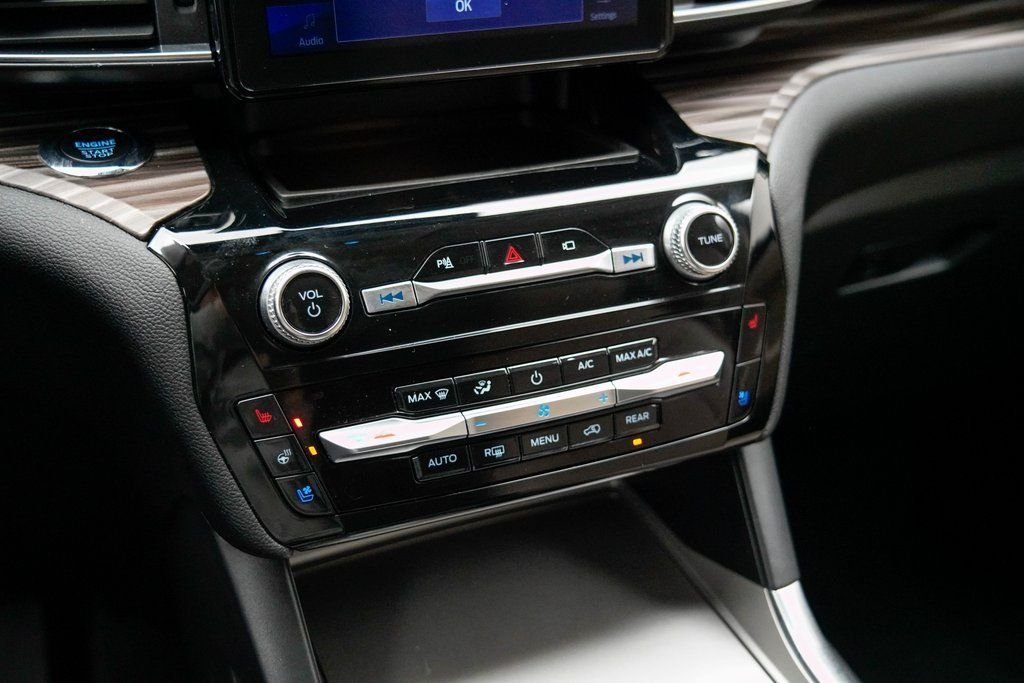 Used 2023 White Ford Limited image 30