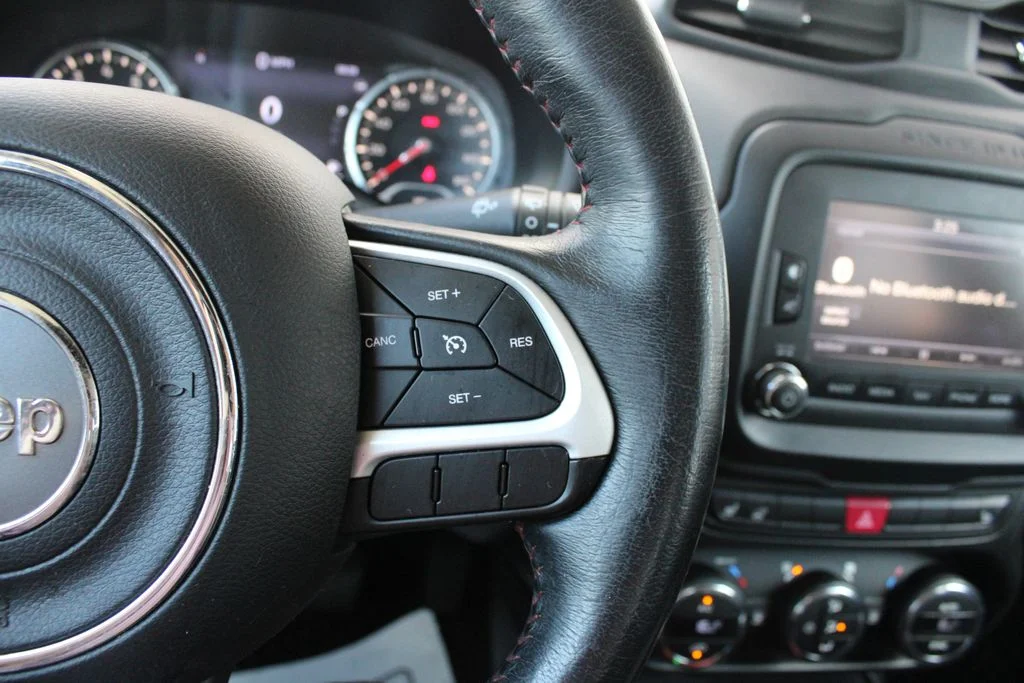 Used 2016 Black Jeep Trailhawk image 12
